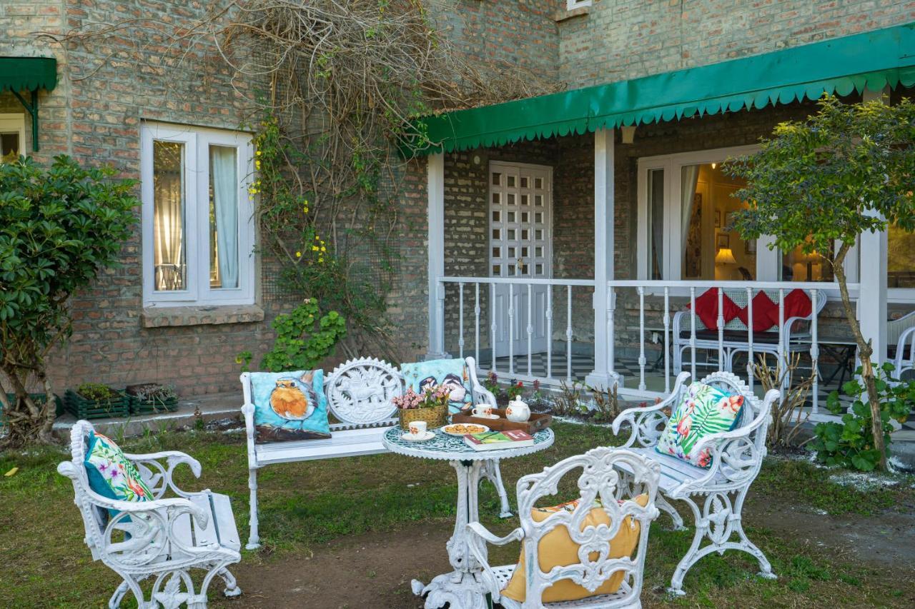 Saffronstays Chalet Vie, Kasauli - All Clear Roads Exterior photo