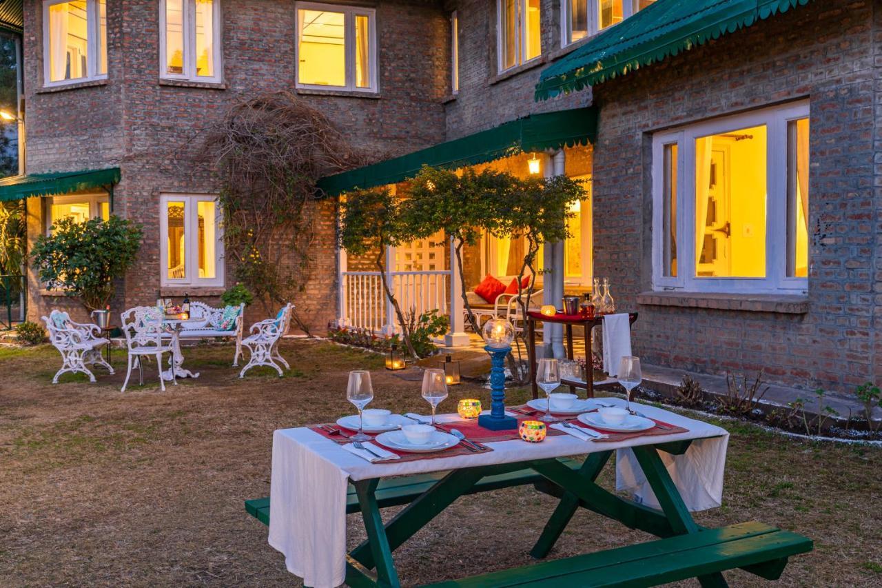 Saffronstays Chalet Vie, Kasauli - All Clear Roads Exterior photo